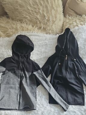 2 BLACK ZIP UP SCRUB TOP HOODIES